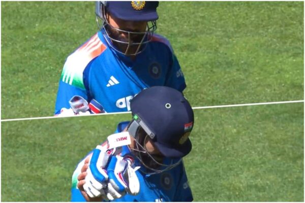 Virat Kohli goodbye wave Adelaide Oval crowd AUS vs IND 2nd ODI