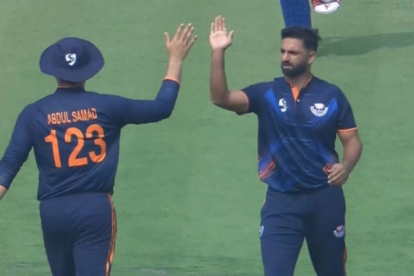 Auqib Nabi and Vidwath Kaverappa shine in Syed Mushtaq Ali Trophy ahead of the IPL 2026 auction.