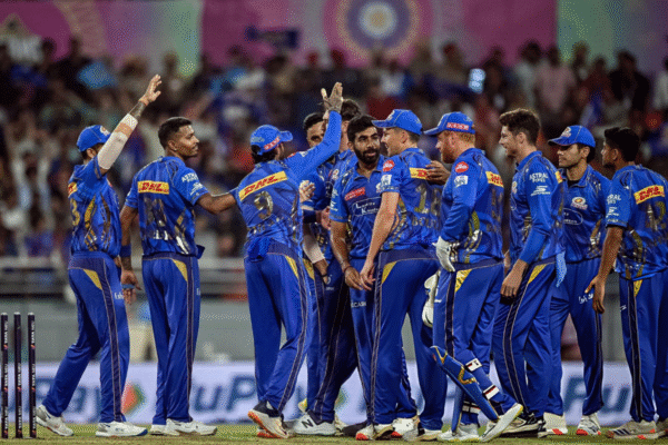 Mumbai Indians Batter Sherfane Rutherford Plays a Blistering Cameo in T10 League, Strengthens His Claim for Playing XI Spot in IPL 2026.