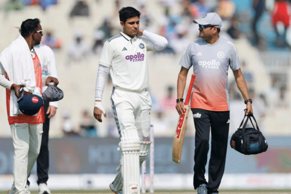 Shubman Gill Injury Scare for India As Captain Walks Off After Neck Spasm During IND vs SA 1st Test