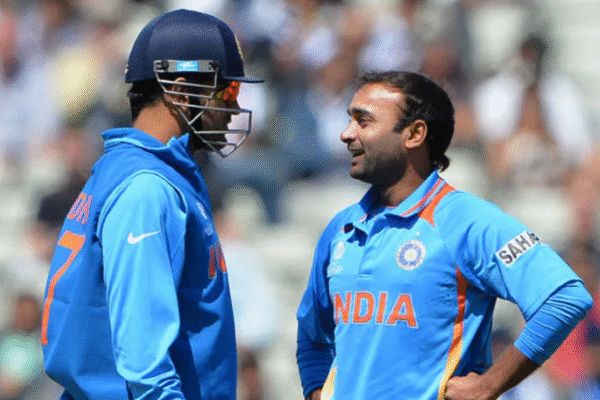 Former India Spinner Opens the Lid On Rift With MS Dhoni