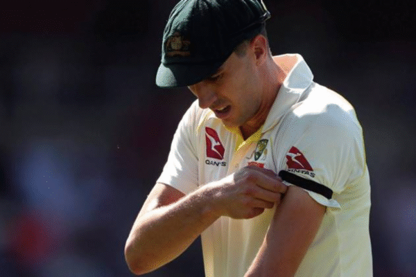EXPLAINED: Why Are Players Wearing Black Armbands in the 3rd Ashes Test?
